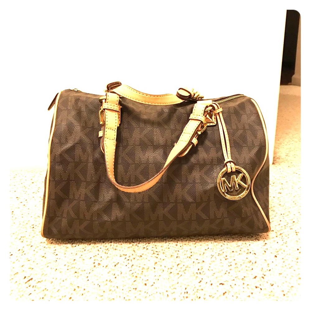 Rarely used MK handbag. Grayson satchel brown